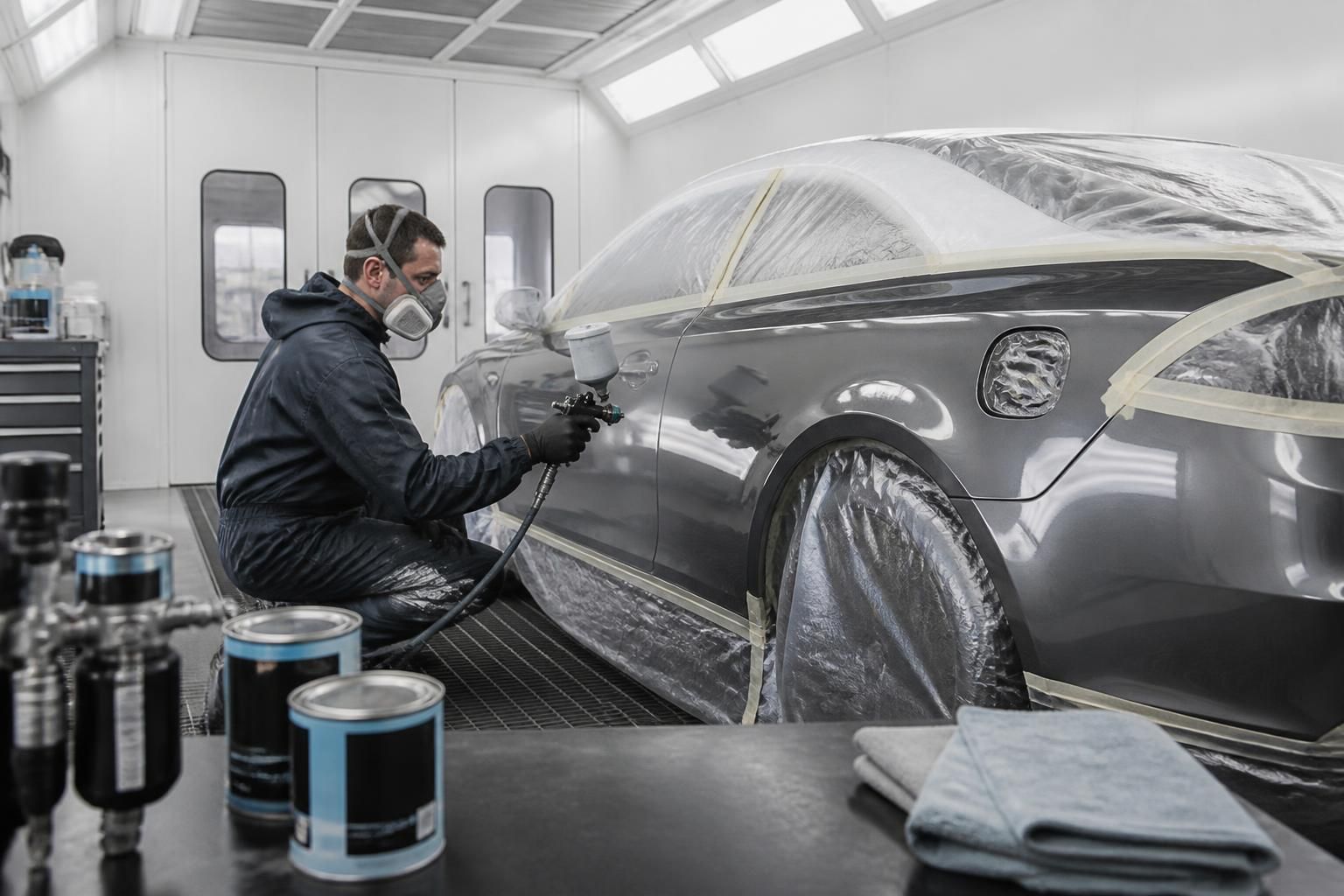 découvrez nos conseils pratiques pour réussir la rénovation peinture de votre voiture et obtenir un résultat professionnel à domicile.
